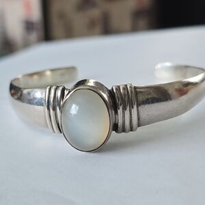 Vintage 925 sterling silver bracelet with single stone